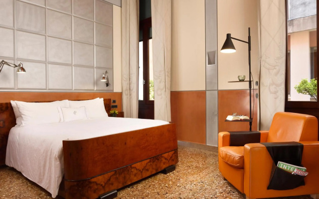 Orchard Hotel Singapore	