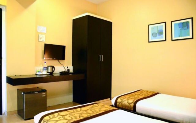 OYO 6002 Avezeekaa Corporate Residency