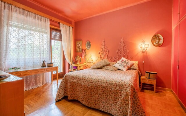 Beautiful Apartment in Roma With Wifi and 2 Bedrooms