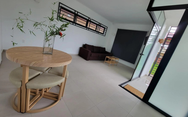 Modern - Wan Pipel with Terrace