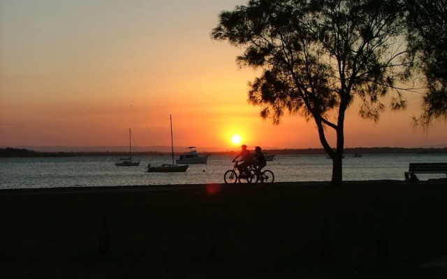 Sunsets from your front patio - Sylvan Beach Esp, Bellara