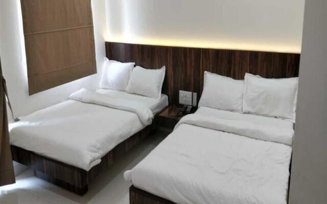 Hotel President Banquet & Lawns