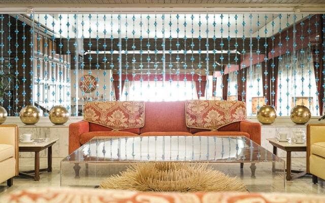 Al Bustan Hotel