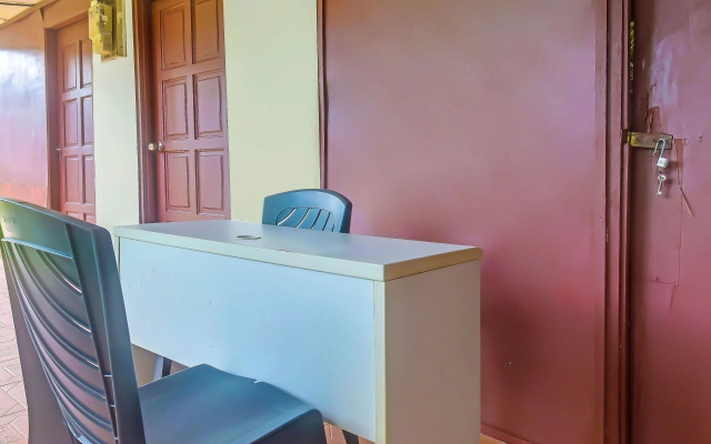 OYO 90675 Holiday View Inn