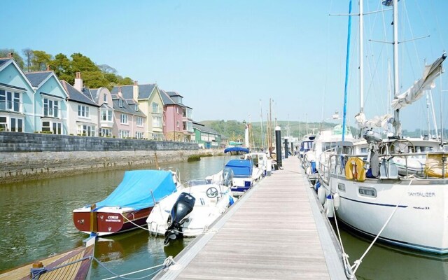 21 Dart Marina