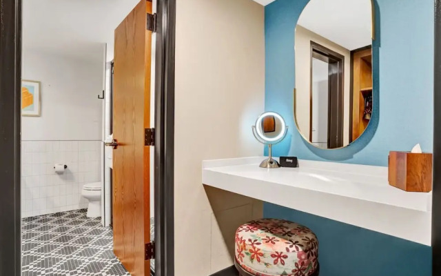 Hotel Indigo Minneapolis Downtown, an IHG Hotel