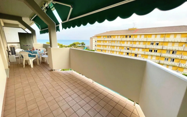 Colourful Flat With a Balcony