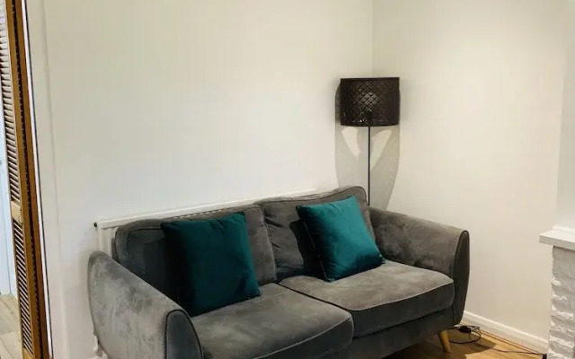 SA Today Farnham with Fibre Wi-Fi & Netflix