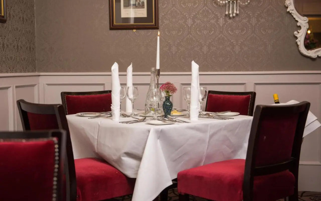 Devon Inn Hotel
