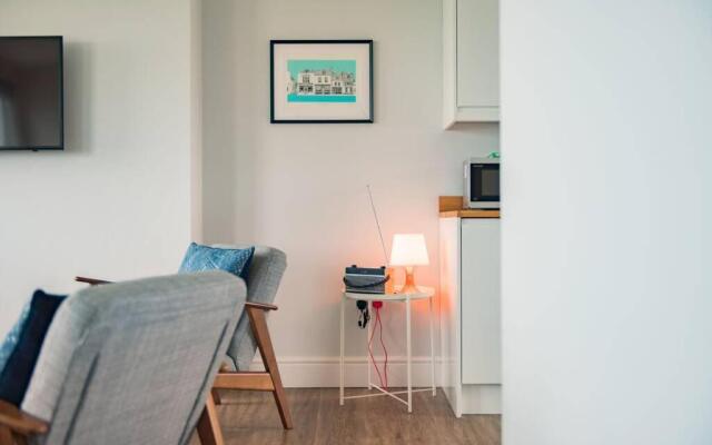 Stunning large sea view apartment - The Lookout