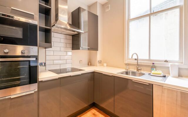 Canal Crescent Charm Flat With Stunning Views, Little Venice