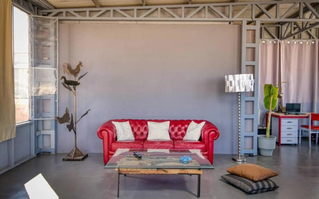 Pristine penthouse with Parthenon view by the pool