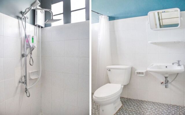 OYO 617 Tira Hostel chalong Phuket