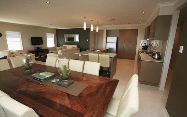 Montville Mountain Lodge