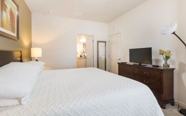 Lucaya Village 3040 Bld 13-102