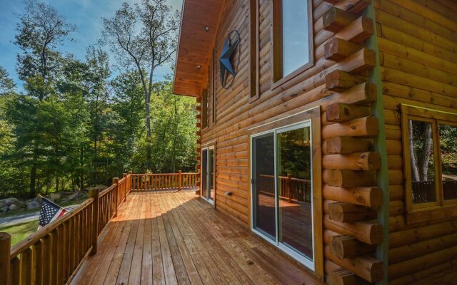 LakeStar Chalet 5 Bedroom House