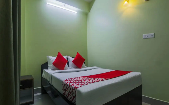 Oyo 18528 Field Residency Inn