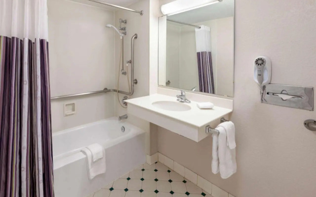 La Quinta Farmington #458