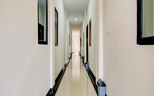 OYO 90233 The Shine Residence