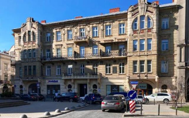 Romantic in Lviv 500m from Opera