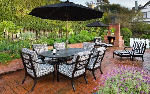 Colonial Terrace Inn by the Sea