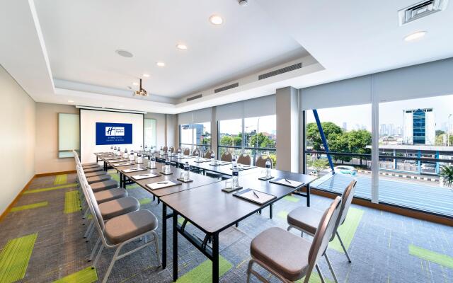 Holiday Inn Express Jakarta Matraman by IHG