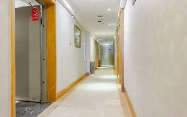 Universal House Haiyi Hotel