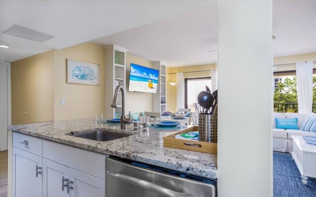 Midnight Cove II Bldg 7: Top Floor With Views