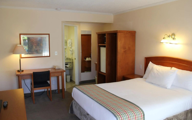 Travelodge by Wyndham Kamloops