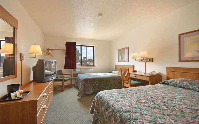 Super 8 by Wyndham Hammond/North