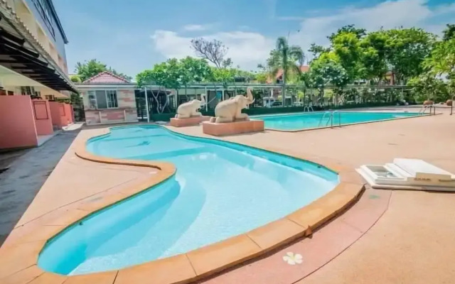 Sabai Hotel Lopburi