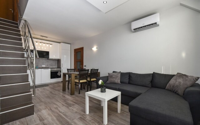 FM Deluxe 2-BDR Maisonette - Vitosha Mountain View