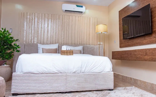 TM Luxe Stays Apartment