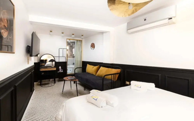 The Bold Signature 1bdr Studio @ Cairo's Downtown