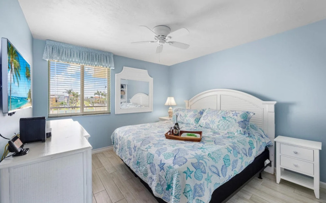 Apollo Beach Resort