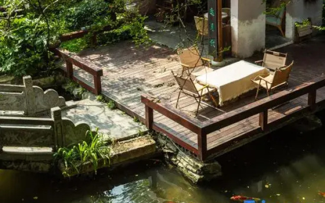 Phoenix Xueqingji Humanity Banshan Homestay (Phoenix Ancient City Branch)