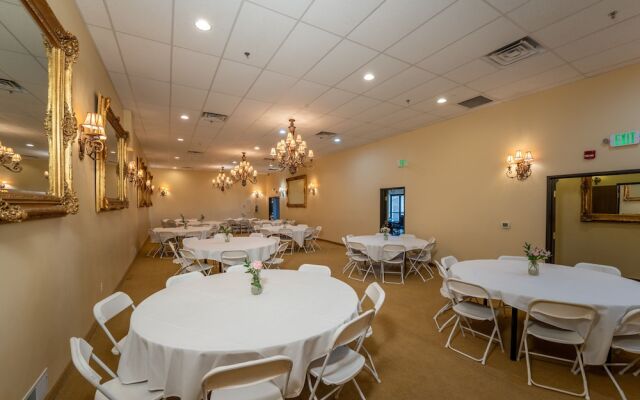 Silverland Inn and Suites