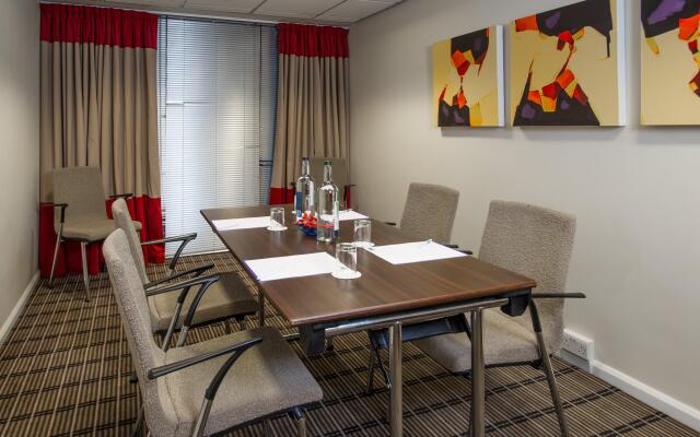 Holiday Inn Express London Luton Airport by IHG