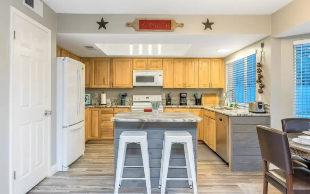 Rusty Spur by BlueBarrel Homes