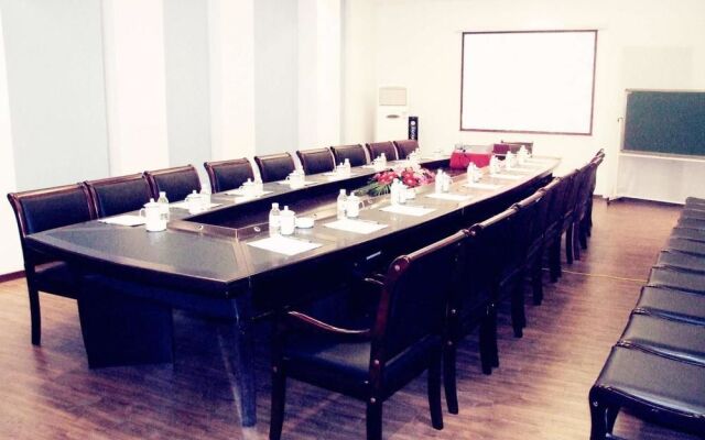 Jingyun Business Hotel