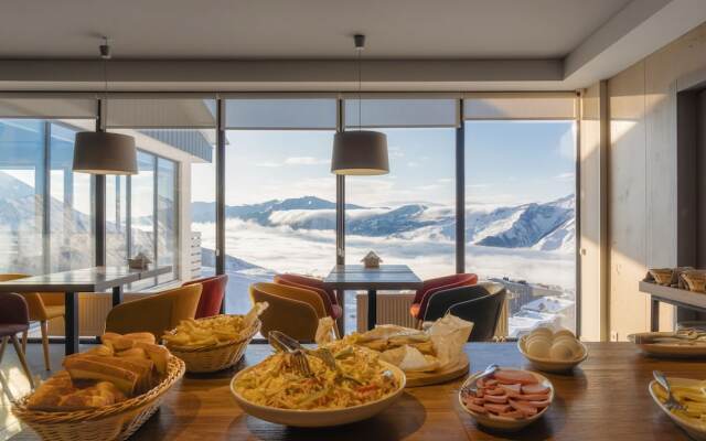 Gogi Resort