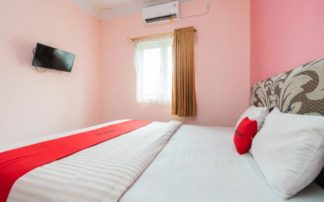 RedDoorz Syariah near Transmart Padang
