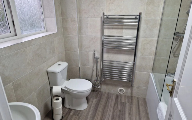 Birtley's Diamond 3 bed Apt, Sleeps 6 Guests