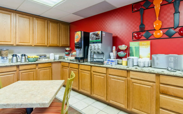 Quality Inn Junction City - Near Fort Riley
