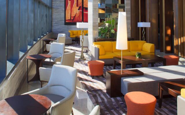 Holiday Inn & Suites Makati by IHG