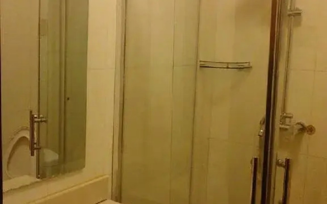 Longyi Business Hotel