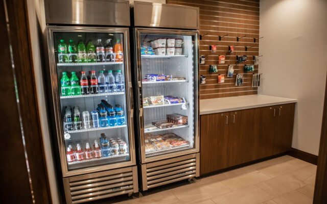 Holiday Inn Express & Suites Gainesville I-75 by IHG