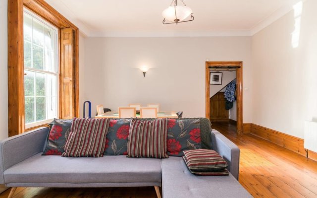 Stylish 1 bed Near Greenwich for 4!