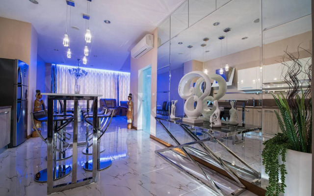 Luxury Apartment at Karon Hill