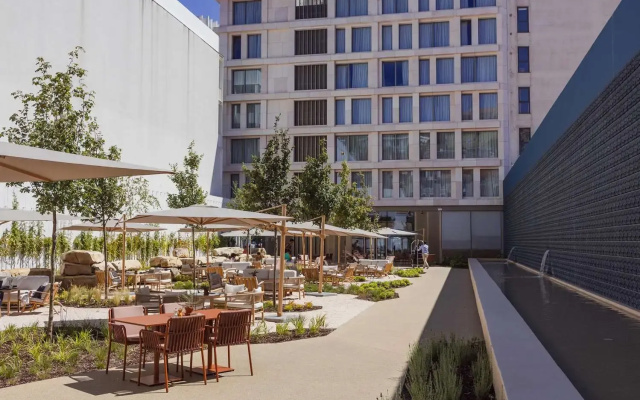 DUO  Lisbon, Curio Collection by Hilton
